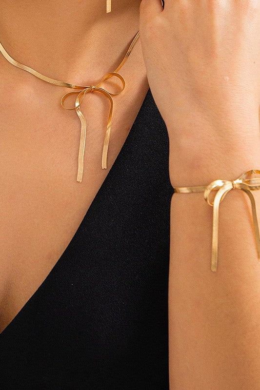 Bow Necklace and Bracelet Set in Gold