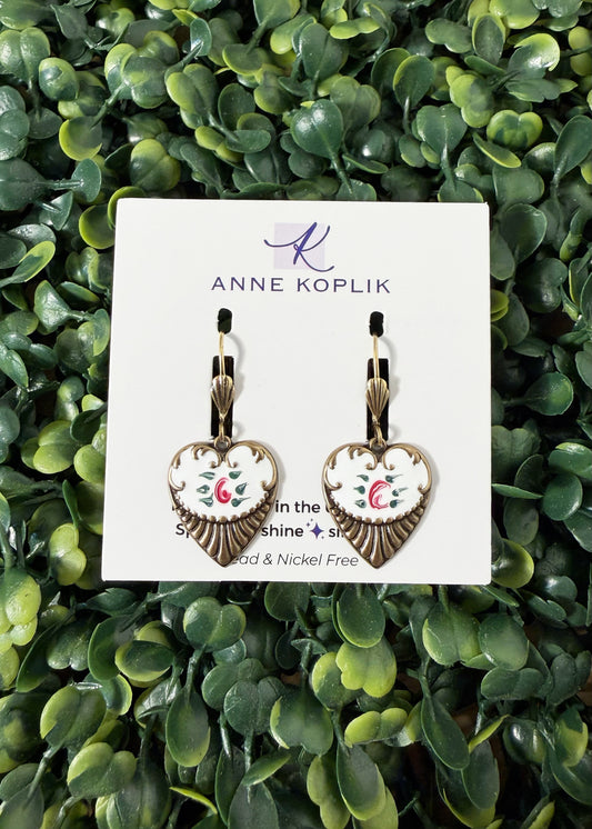 Enchanting Heart Charm Earring