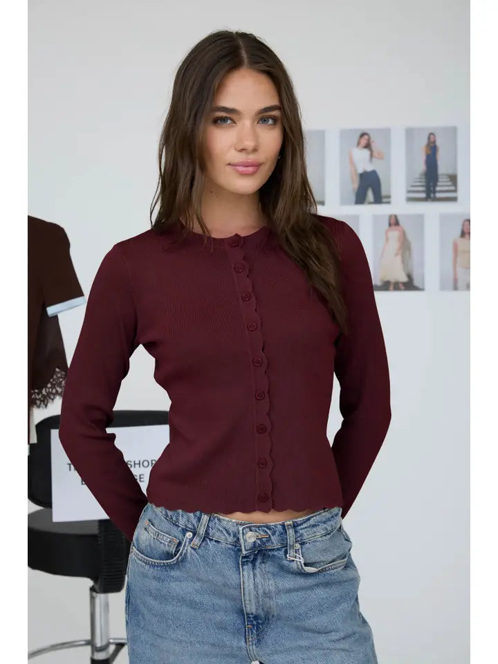 Scalloped Button Knit Cardigan