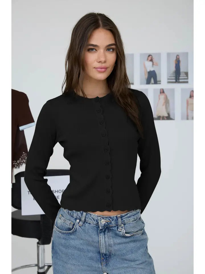 Scalloped Button Knit Cardigan
