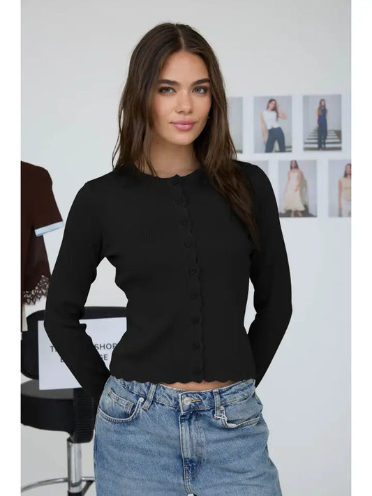 Scalloped Button Knit Cardigan